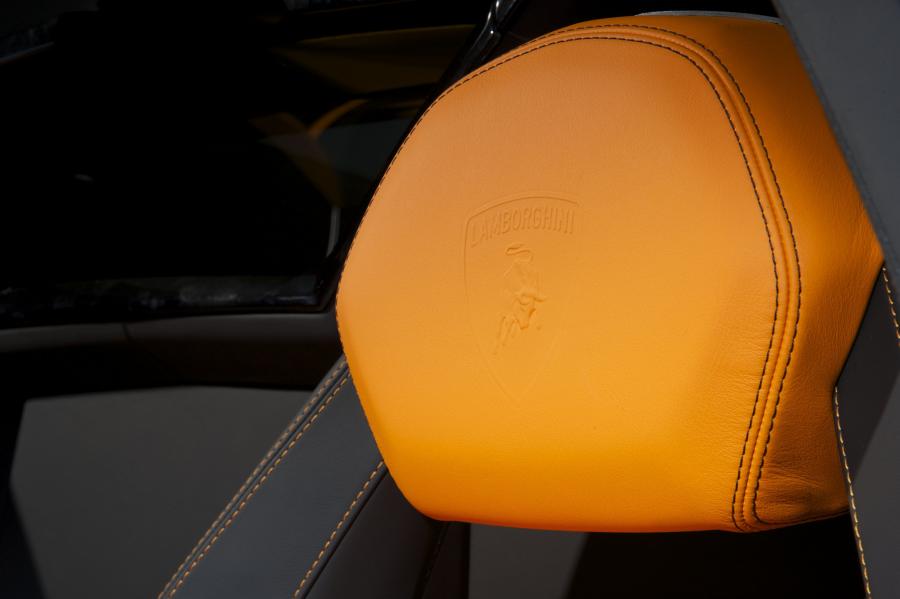  Lamborghini Aventador LP700-4 Roadster 2012 года  (фото 18 из 88)